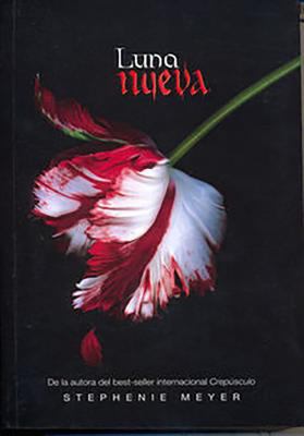 Luna Nueva / New Moon = New Moon [Spanish] 9705800235 Book Cover