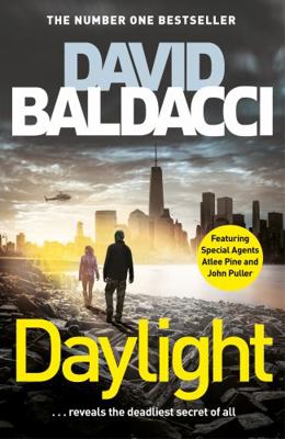 Daylight (Atlee Pine series) 1509874577 Book Cover