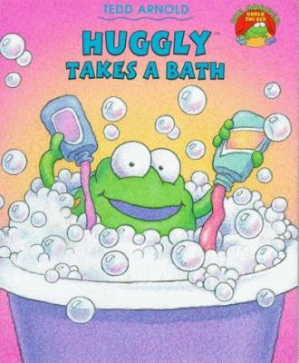 Huggly Takes a Bath 0590918206 Book Cover