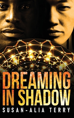 Dreaming In Shadow [Large Print] 4824168937 Book Cover