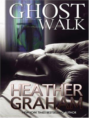 Ghost Walk [Large Print] 0786283165 Book Cover