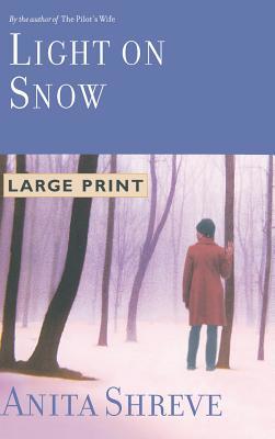 Light on Snow [Large Print] 031600071X Book Cover