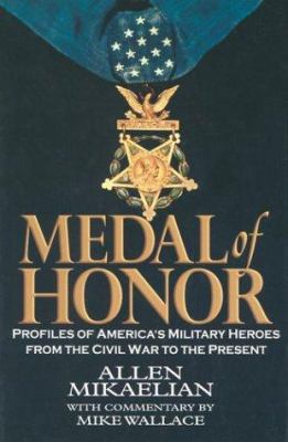 Medal of Honor: Profiles of America's Military ... [Large Print] 1587243261 Book Cover
