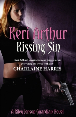 Kissing Sin (Riley Jenson, Guardian) 0749955929 Book Cover