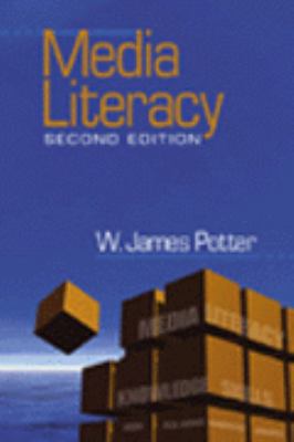 Media Literacy 0761923152 Book Cover