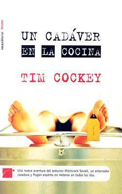 Un Cadaver en la Coche [Spanish] 8496544265 Book Cover