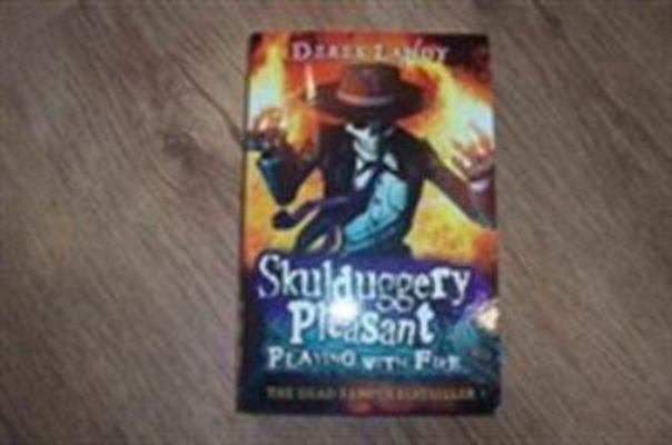 Skulduggery Pleasant2playing With Fire 0007945620 Book Cover