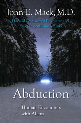 Abduction: Human Encounters with Aliens 1416575804 Book Cover