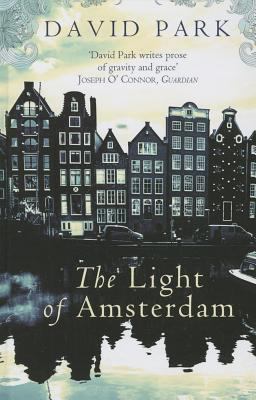The Light of Amsterdam [Large Print] 1444813048 Book Cover