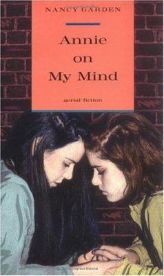 Annie on My Mind 0374404143 Book Cover