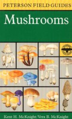 A Peterson Field Guide to Mushrooms: North America 0395910900 Book Cover