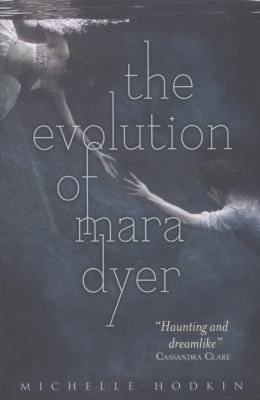 The Evolution of Mara Dyer 0857073656 Book Cover