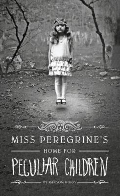 Miss Peregrine's Home for Peculiar Children [Large Print] 1410450236 Book Cover