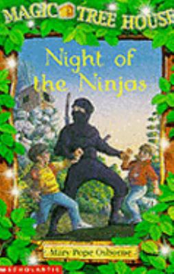 Night of the Ninjas (Magic Tree House) 0439995027 Book Cover