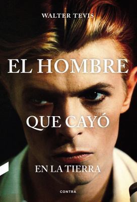 El Hombre Que Cay? En La Tierra [Spanish] 8494561219 Book Cover