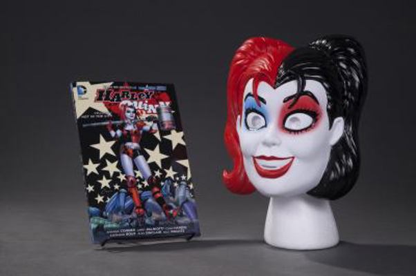 Harley Quinn Book & Mask Set 140126266X Book Cover