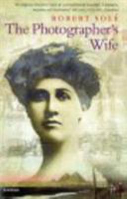 The Photographer's Wife 1860466990 Book Cover