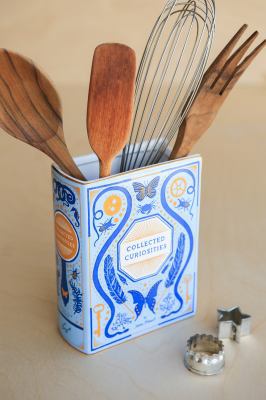 Bibliophile Ceramic Vase: Collected Curiosities... 1452172730 Book Cover