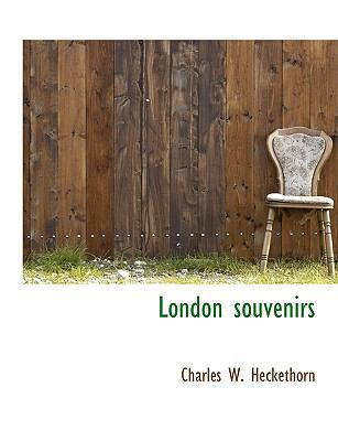 London Souvenirs [Large Print] 1115310992 Book Cover