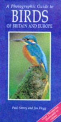A Photographic Guide to Birds of Britain and Eu... 1853684139 Book Cover