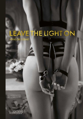 Leave the Light on [Dutch] 9058567079 Book Cover