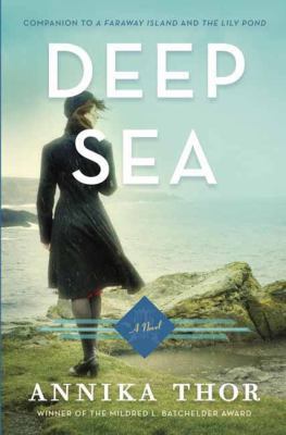 Deep Sea 0385743858 Book Cover