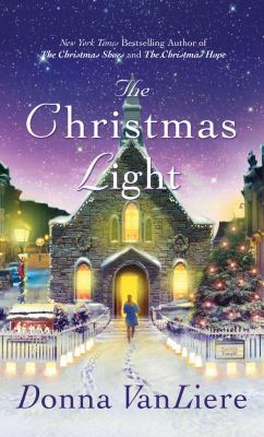 The Christmas Light [Large Print] 1410473430 Book Cover