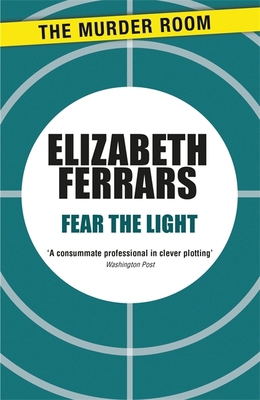 Fear the Light 1471907082 Book Cover