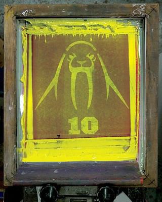 Upper Playground: 10 Years of T-Shirt Graphics 1584233567 Book Cover