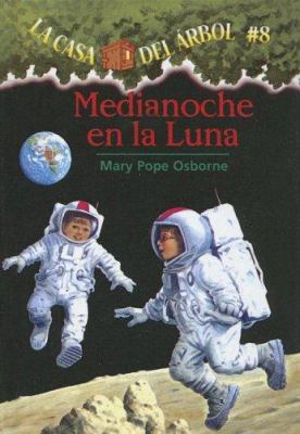 Medianoche en la Luna [Spanish] 0606329595 Book Cover