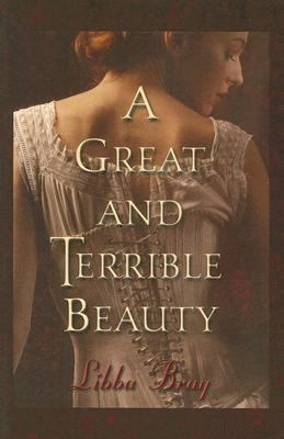 A Great and Terrible Beauty [Large Print] 0786280824 Book Cover