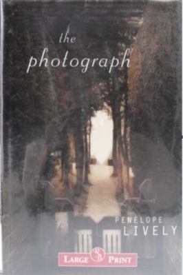 The Photograph 1402556950 Book Cover