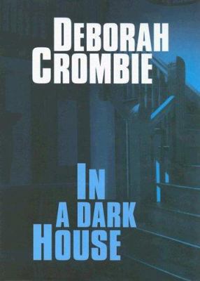 In a Dark House [Large Print] 1585475629 Book Cover