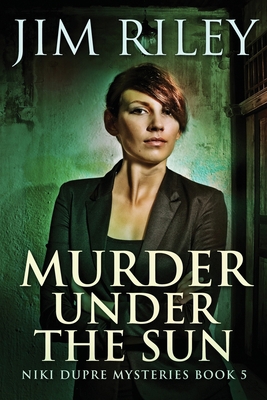 Murder Under The Sun [Large Print] 4824121736 Book Cover