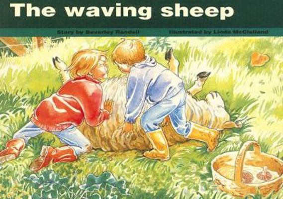 The waving sheep (New PM story book) 0435067001 Book Cover