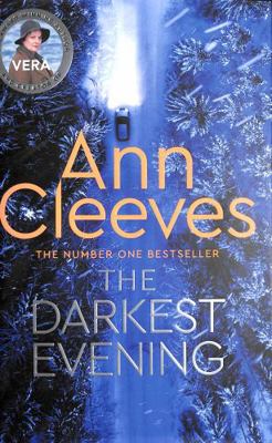 The Darkest Evening (Vera Stanhope) 1509889515 Book Cover