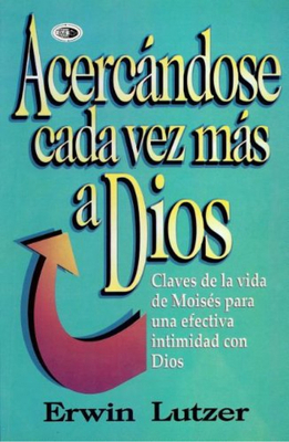 Acercándose Cada Vez Más a Dios = Getting Close... [Spanish] 9589149774 Book Cover