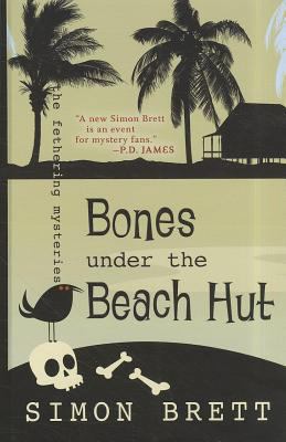 Bones Under the Beach Hut (A Fethering Mystery) [Large Print] 1410436373 Book Cover