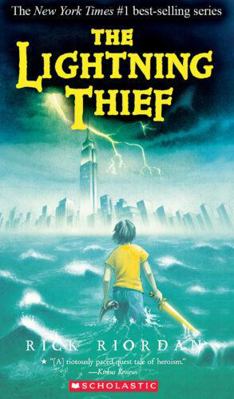 The Lightning Thief (Percy Jackson and the Olym... 0439861306 Book Cover