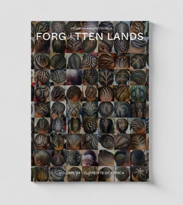 Paperback Forgotten Lands Volume 03 : In Defense of Paradise Book