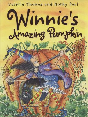 Winnie's Amazing Pumpkin 019272908X Book Cover