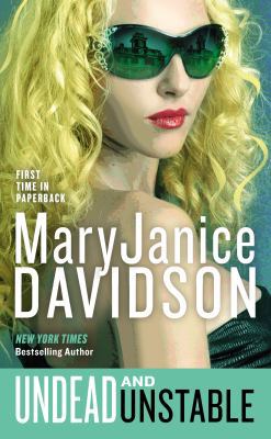 Undead and Unstable: A Queen Betsy Novel 0515151351 Book Cover