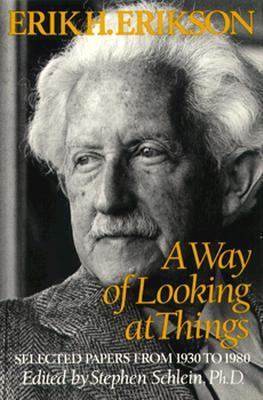 A Way of Looking at Things: Selected Papers fro... 0393022676 Book Cover