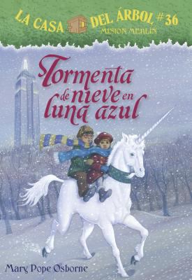 Tormenta de Nieve En Luna Azul [Spanish] 163245646X Book Cover