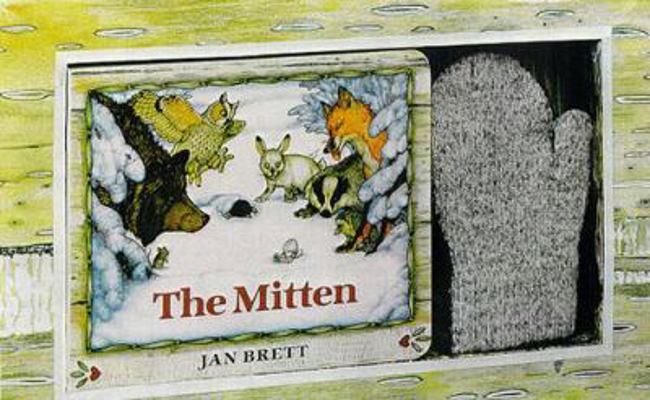 The Mitten Gift Package [With Book and One-Size... 0399233601 Book Cover