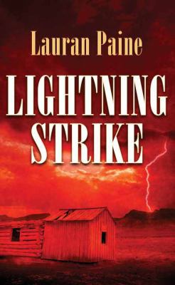 Lightning Strike: A Western Duo [Large Print] 1683244567 Book Cover