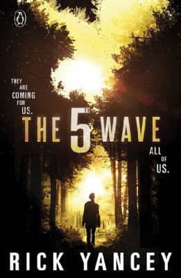 The 5th Wave (Book 1) 0141345810 Book Cover