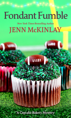 Fondant Fumble [Large Print] 1420518429 Book Cover