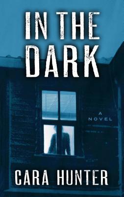 In the Dark [Large Print] 1432862685 Book Cover