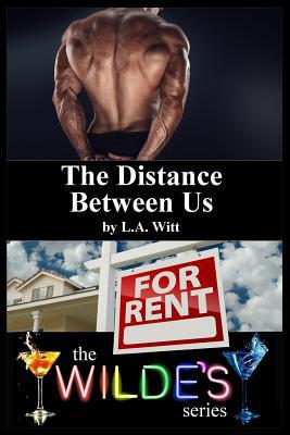 The Distance Between Us [Large Print] 1090882742 Book Cover